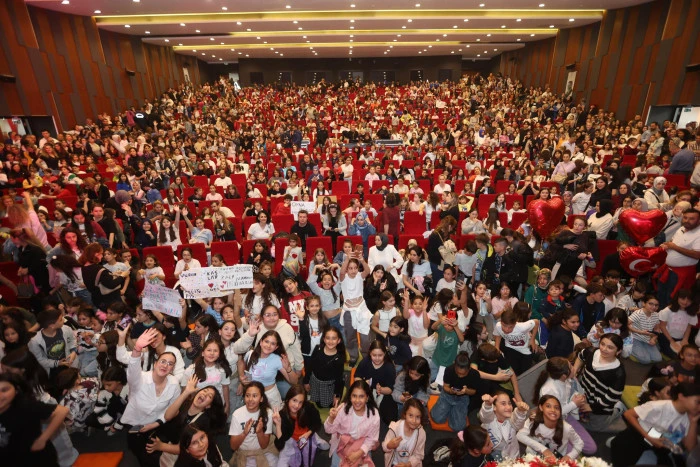 MELİS FİS’TEN MERKEZEFENDİ’DE UNUTULMAZ KONSER