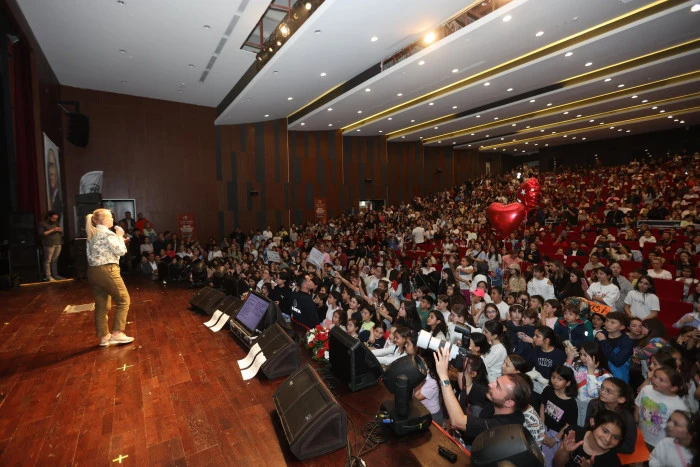 MELİS FİS’TEN MERKEZEFENDİ’DE UNUTULMAZ KONSER