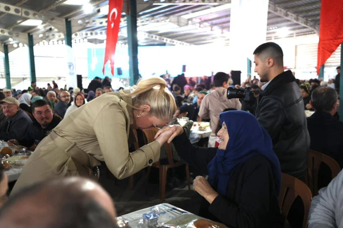 İFTAR SOFRASI BU KEZ İLBADE MAHALLESİ&rsquo;NE KURULDU