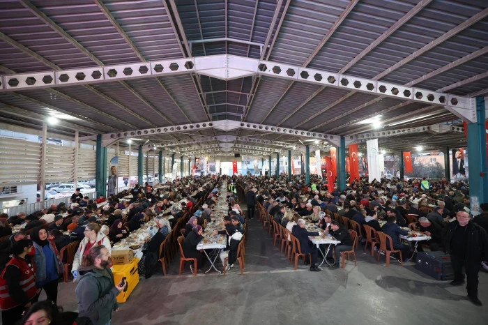 İFTAR SOFRASI BU KEZ İLBADE MAHALLESİ&rsquo;NE KURULDU