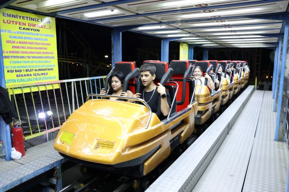 Başkan Ertemur&rsquo;un Lunapark Jestine Pamukkaleli Gen&ccedil;lerden Yoğun İlgi
