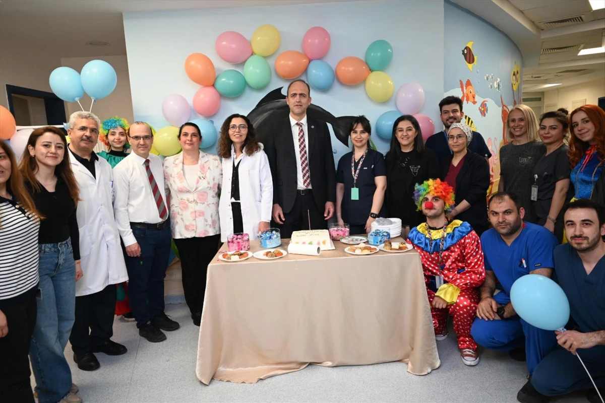 Pamukkale &Uuml;niversitesi Hastanelerinde &Ccedil;ocuk Cerrahisi G&uuml;n&uuml; Kutlandı