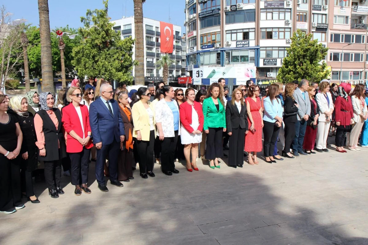 PA&Uuml; Hastaneleri Hemşirelerinden Hemşirelik Haftasında &Ccedil;elenk Sunma T&ouml;reni