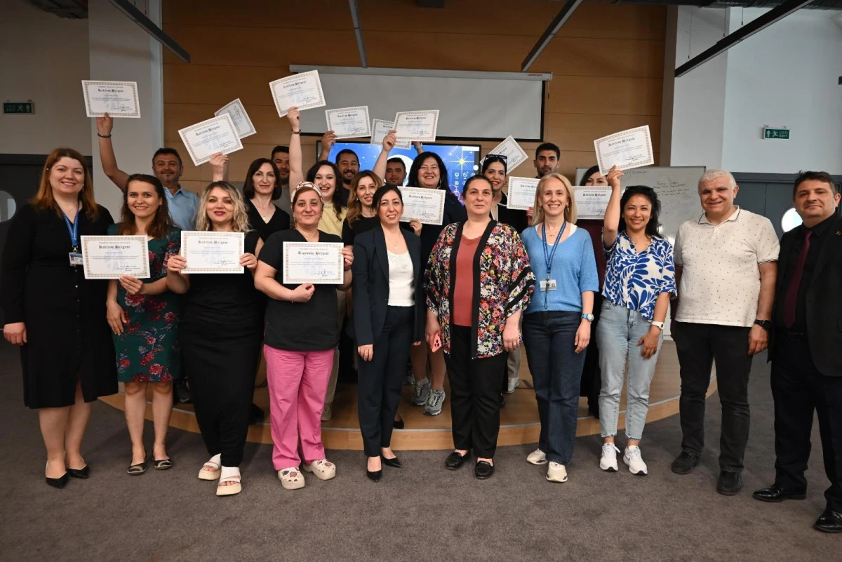 PA&Uuml; Hastanelerinde Ameliyathane Hemşireliği Sertifika Programı Tamamlandı