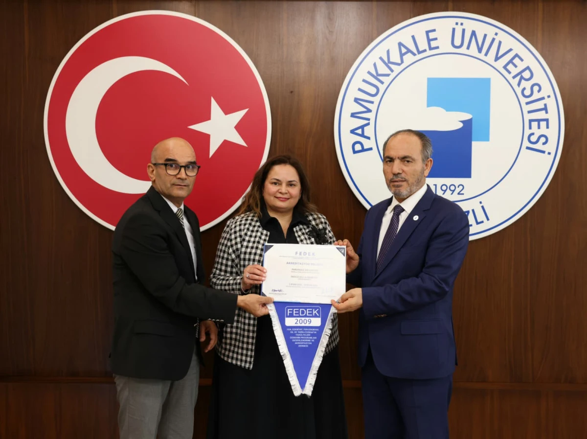 PA&Uuml; İngiliz Dili ve Edebiyatı B&ouml;l&uuml;m&uuml;nden &Ccedil;ifte Başarı