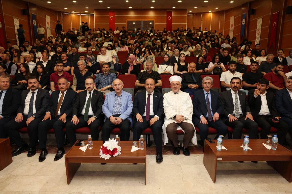 T&uuml;rkiye&rsquo;nin &Ouml;nde Gelen Tarih&ccedil;ilerinden Prof. Dr. Ahmet Şimşirgil PA&Uuml;&rsquo;ye Konuk Oldu