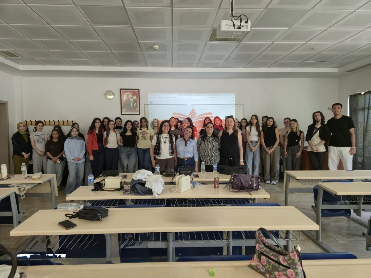 Y&uuml;zyılın Maarif Modeli Eğitimi &Ccedil;ocuk Gelişimi &Ouml;ğrencileriyle Buluştu